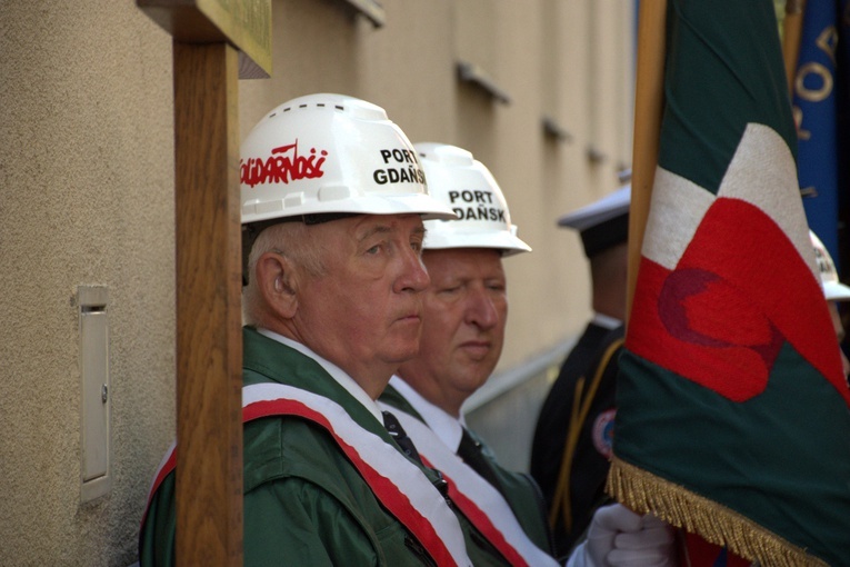 Upamiętniono gdańskich portowców - uczestników strajków