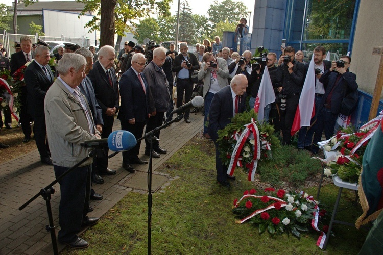 Upamiętniono gdańskich portowców - uczestników strajków