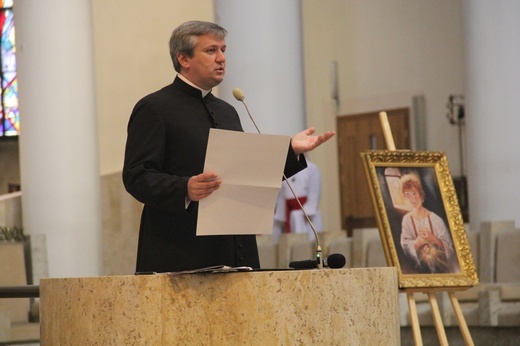 Katowice. Ministranci w katedrze