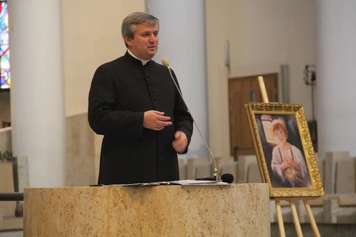 Katowice. Ministranci w katedrze