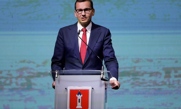 Premier Morawiecki złożył kwiaty przed miejscami pamięci w Wieluniu