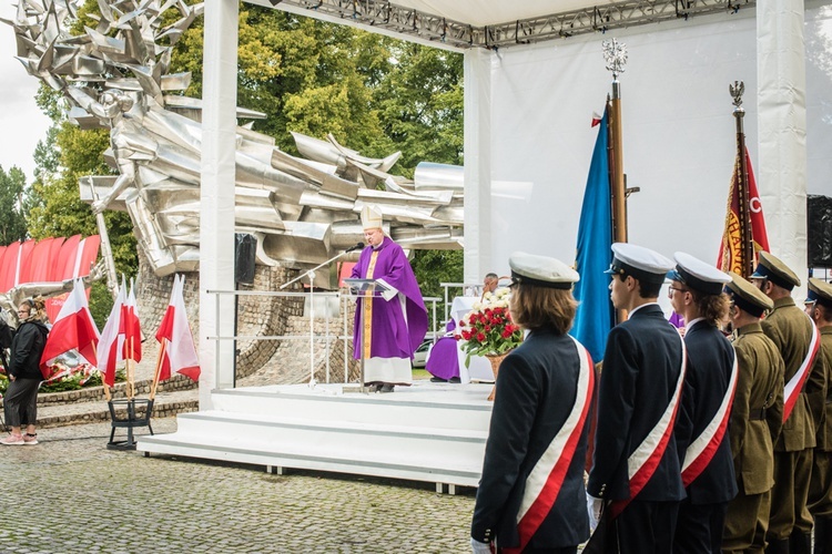 Msza św. w przy pomniku Obrońców Poczty 2022