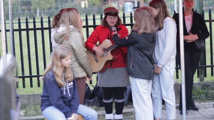 Przy grobach westerplatczyków