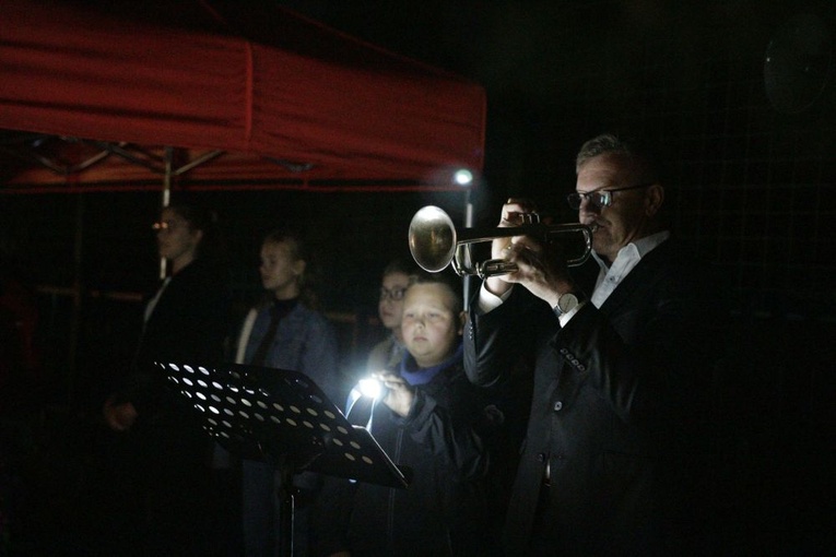 Przy grobach westerplatczyków