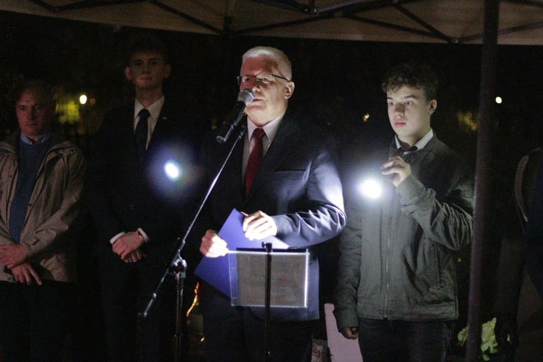 Przy grobach westerplatczyków