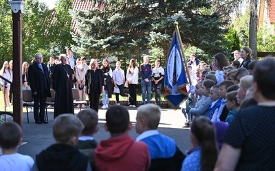 Świdnica. Rozpoczęcie roku w szkole Caritas