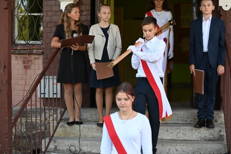 Świdnica. Rozpoczęcie roku w szkole Caritas