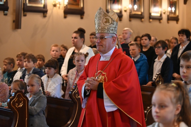 Świdnica. Rozpoczęcie roku w szkole Caritas