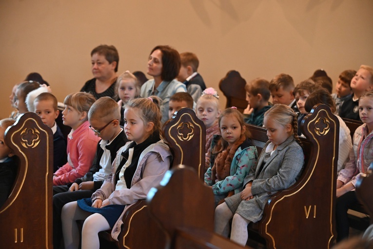 Świdnica. Rozpoczęcie roku w szkole Caritas