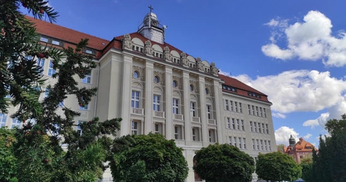 Wsparcie dla tych, którzy pomagają innym