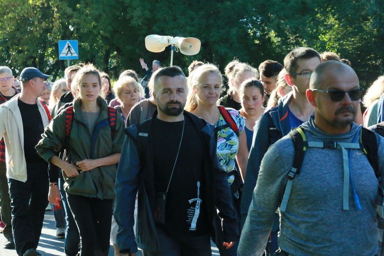 Pielgrzymi do Wąwolnicy