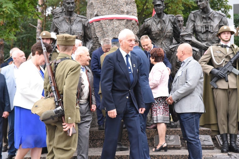 Pomnik żołnierzy wyklętych i niezłomnych w Mielcu
