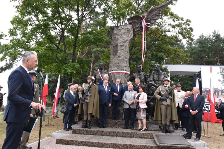 Pomnik żołnierzy wyklętych i niezłomnych w Mielcu