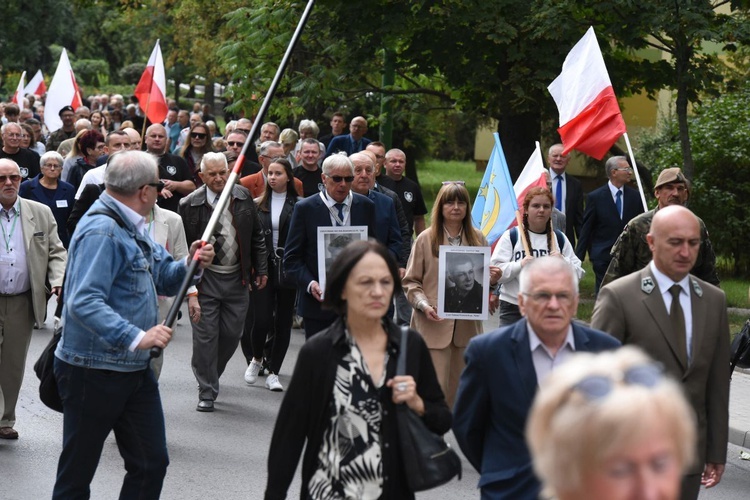 Pomnik żołnierzy wyklętych i niezłomnych w Mielcu