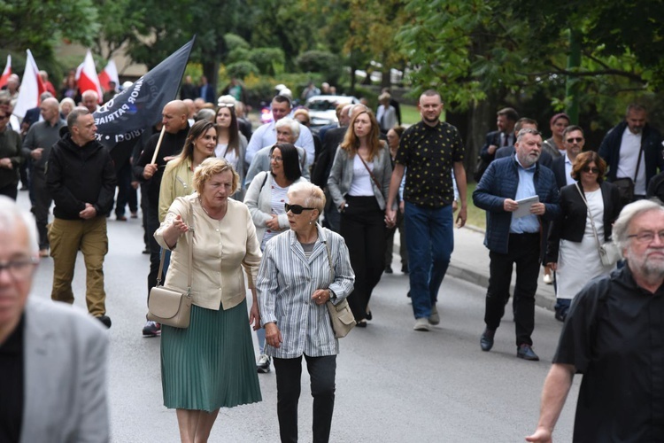 Pomnik żołnierzy wyklętych i niezłomnych w Mielcu