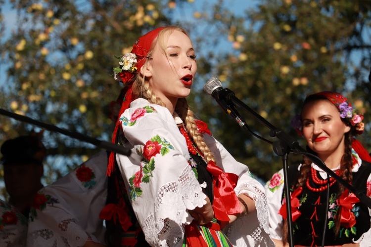 90-lecie Amatorskiego Zespołu Regionalnego im. Wł. St. Reymonta w Lipcach Reymontowskich