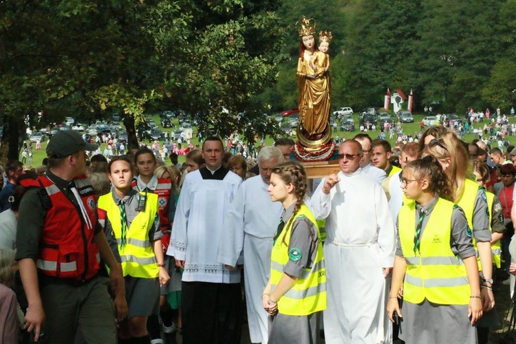 Wąwolnica pełna pielgrzymów