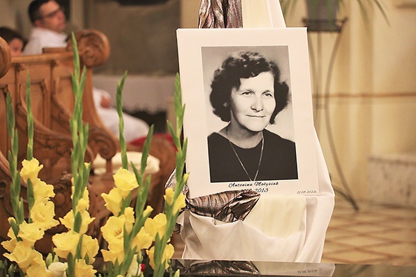 Portret pani Antoniny w prezbiterium oświęcimskiej świątyni.