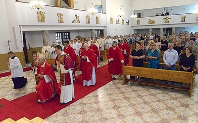 ▲	Centralnym punktem spotkań były Msze św. pod przewodnictwem ordynariusza.