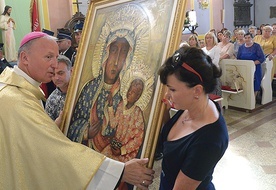 ▲	Pamiątką obchodów będzie obraz MB Częstochowskiej namalowany przez artystkę Zuzannę Gajos, a poświęcony przez ordynariusza.