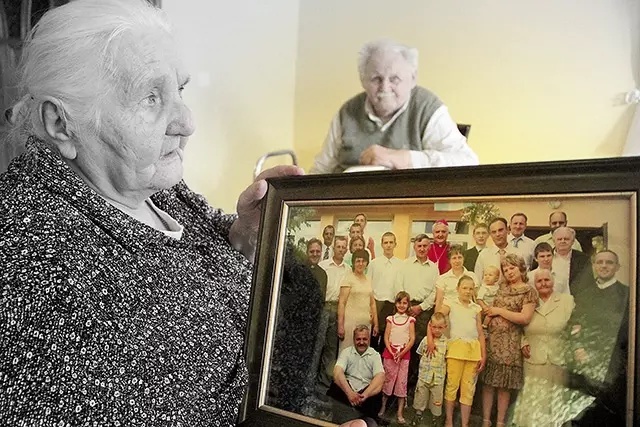 Zmarła Emilia Słaby - mama biskupa, dwóch księży i szafarza