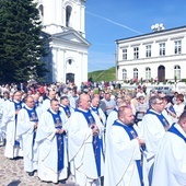 Na uroczystości do Chełma przybywają zarówno pielgrzymi świeccy jak i kapłani z całej archidiecezji.