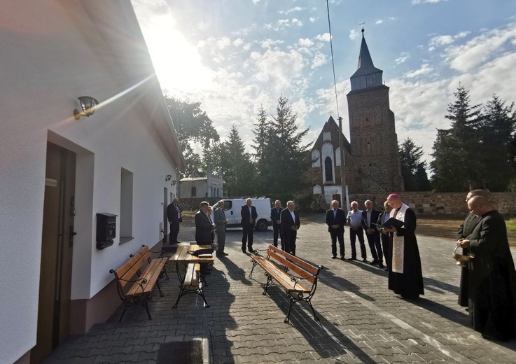 Siedlnica. Nowy dom parafialny