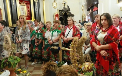 Parafialny odpust to też dziękczynienie za plony.