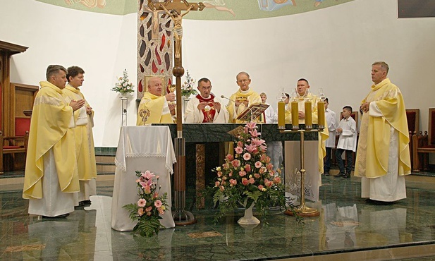 Msza św. odpustowa ku czci św. Matki Teresy.