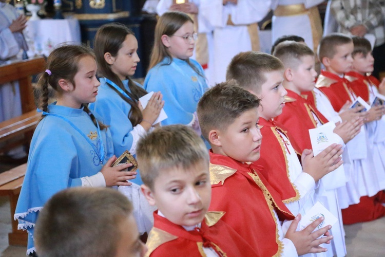 Nowi ministranci i deesemki w Brunarach