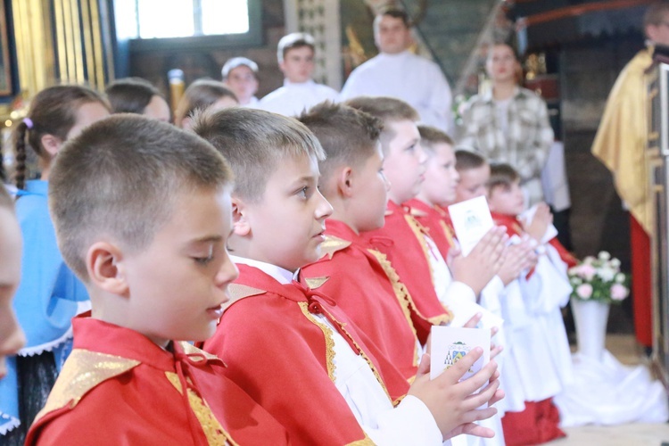 Nowi ministranci i deesemki w Brunarach