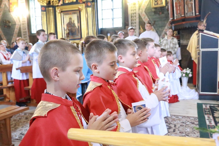 Nowi ministranci i deesemki w Brunarach