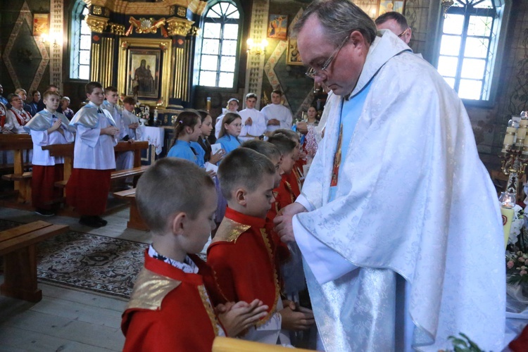 Nowi ministranci i deesemki w Brunarach