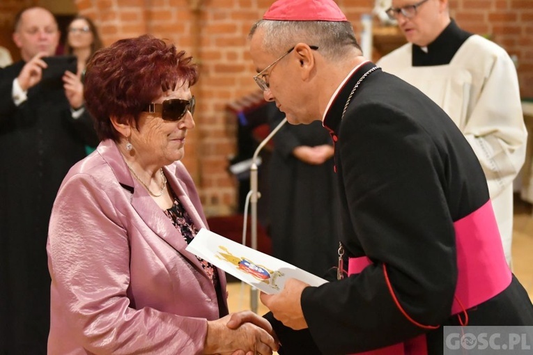 Wręczenie odznaczenia Zasłużony dla Diecezji Zielonogórsko-Gorzowskiej
