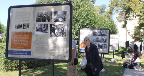 Wystawa z okazji dwóch stuleci cmentarza