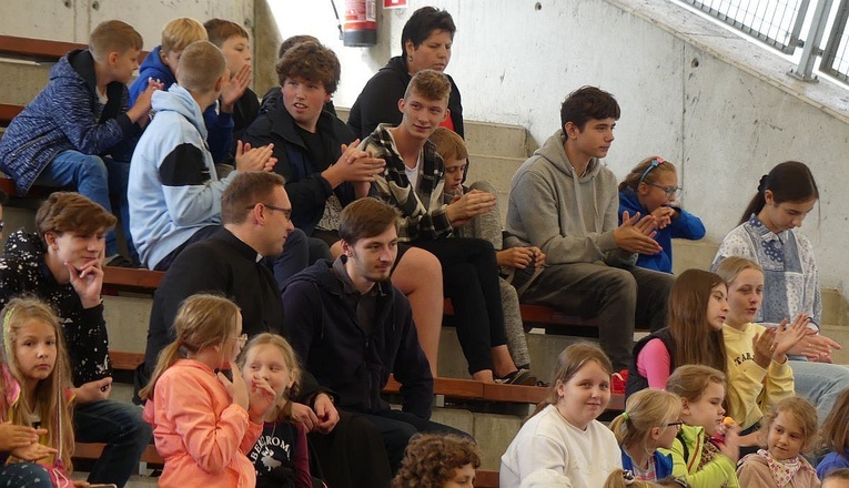 Młodzi w amfiteatrze pod Grojcem w Żywcu - 2022