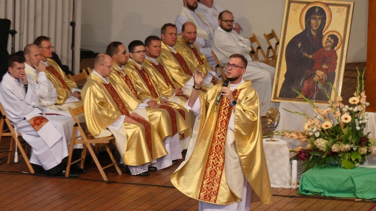 Młodzi w amfiteatrze pod Grojcem w Żywcu - 2022