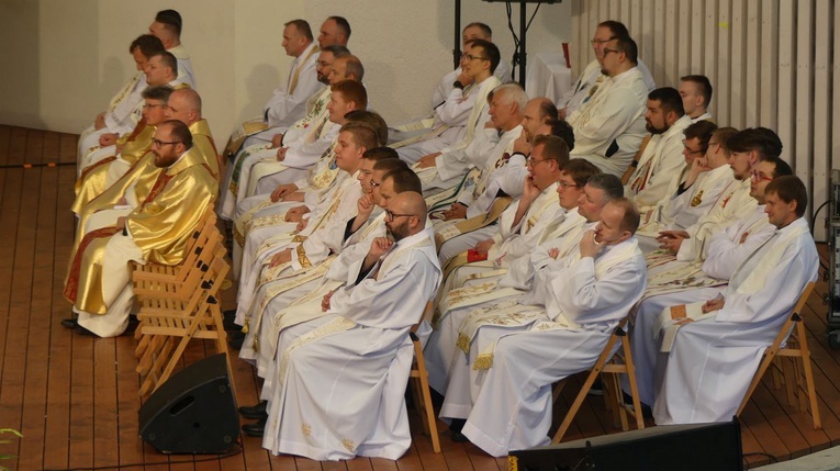 Młodzi w amfiteatrze pod Grojcem w Żywcu - 2022