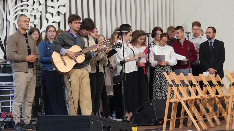 Młodzi w amfiteatrze pod Grojcem w Żywcu - 2022