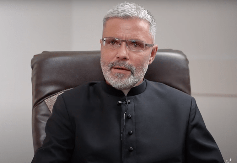 Ks. Arkadiusz wiele przemyśleń na temat życia kapłańskiego zawarł w książce "Dar".