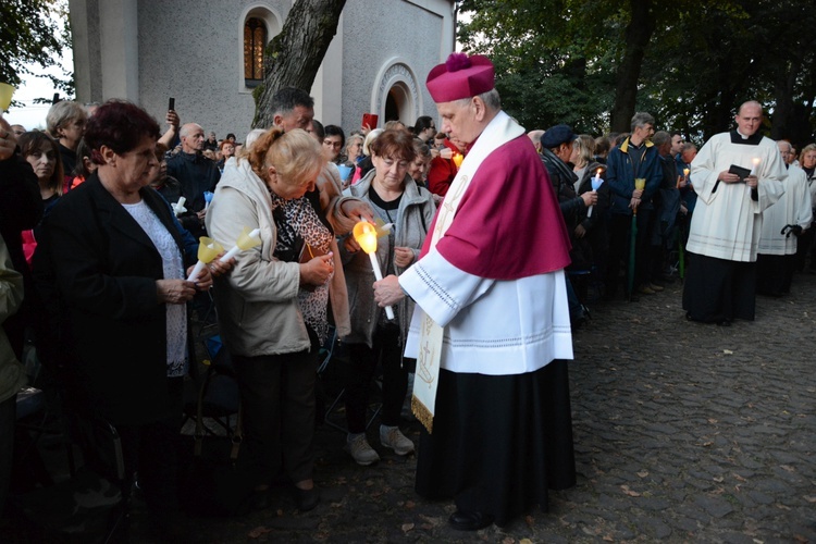 Nabożeństwo ze świecami na Górze św. Anny