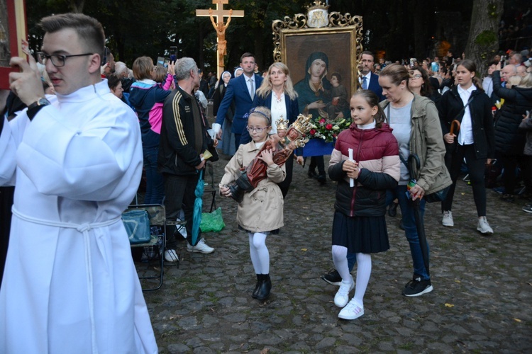 Nabożeństwo ze świecami na Górze św. Anny