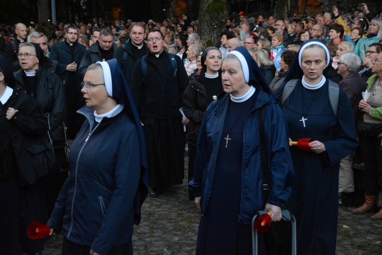 Nabożeństwo ze świecami na Górze św. Anny