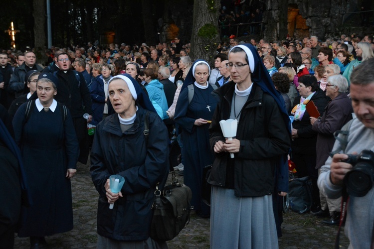 Nabożeństwo ze świecami na Górze św. Anny