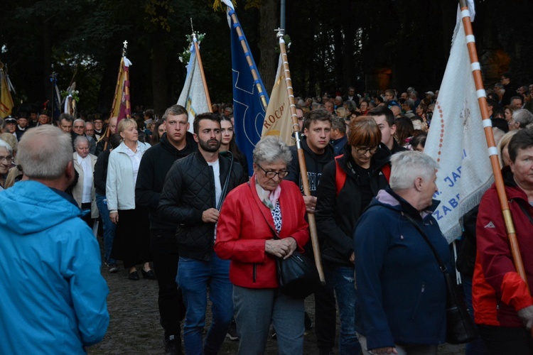 Nabożeństwo ze świecami na Górze św. Anny