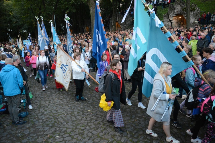 Nabożeństwo ze świecami na Górze św. Anny