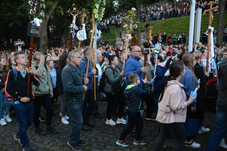 Nabożeństwo ze świecami na Górze św. Anny