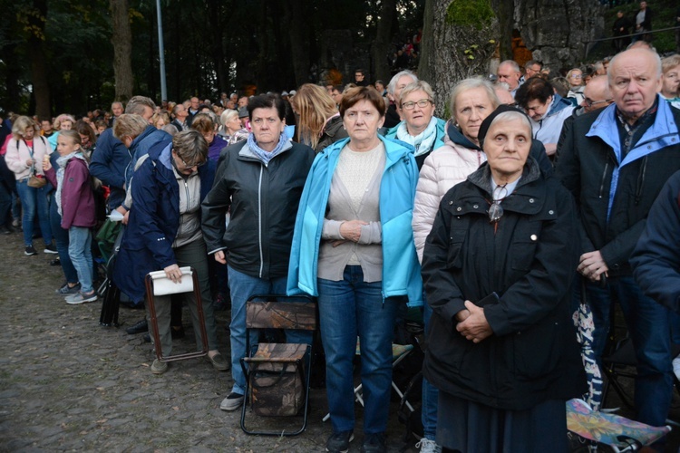 Nabożeństwo ze świecami na Górze św. Anny