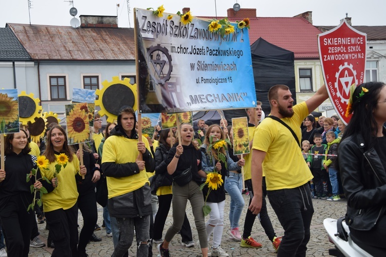 45. Skierniewickie Święto Kwiatów, Owoców i Warzyw. Parada