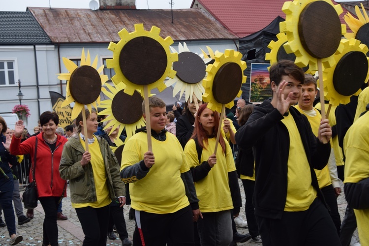 45. Skierniewickie Święto Kwiatów, Owoców i Warzyw. Parada